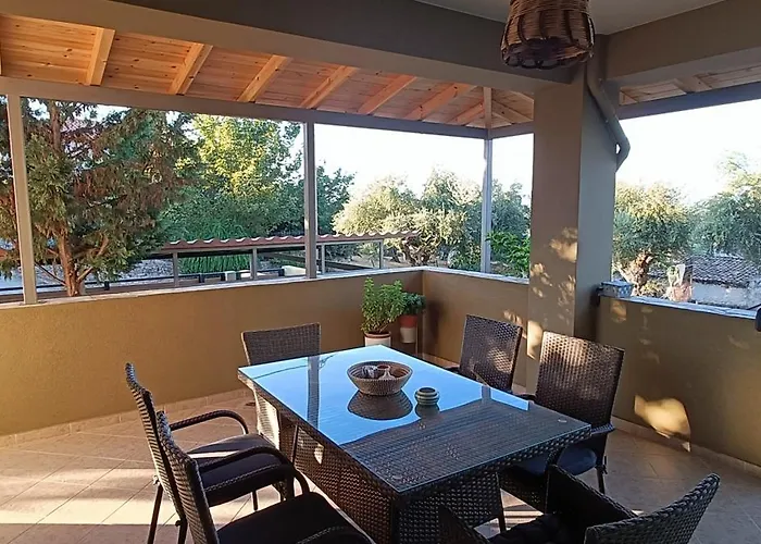 Country Nest * Messíni